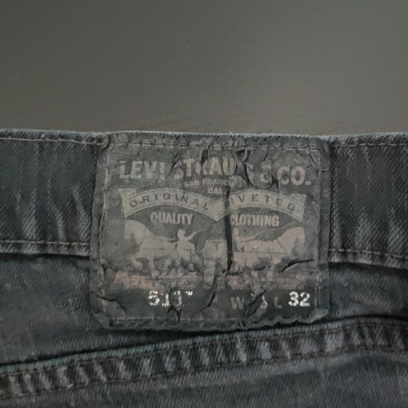 Levis size 32 - Picture 10 of 10